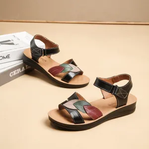 Comfortable leather sandals for women with colorful leaf patch design and soft non-slip sole