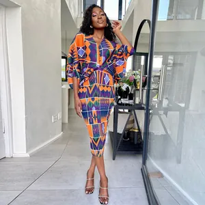 Elegante vestido midi con cuello en V, mangas de murciélago y estampado africano vibrante