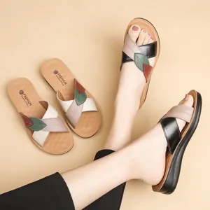 Women Cowhide Flat Sandals Non-slip Comfort Slides Contrast Leaf Decor Summer Beach Shoes For Middle-aged Ladies Casual Ethnic