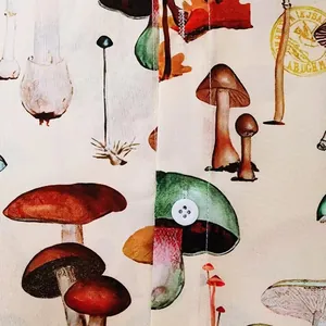 Détail d'une chemise hawaïenne rétro pour hommes avec imprimé de champignons colorés