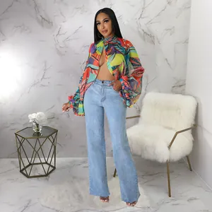 Elegante camicetta in chiffon stampata a colori con maniche a pipistrello e jeans