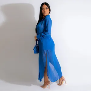 Conjunto de playa sexy de gasa transparente azul real con camisa larga y pantalón corto