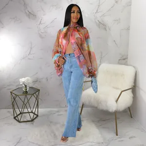 Elegante blusa in chiffon a fiori con maniche a pipistrello e scollo con fiocco