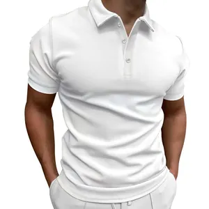 Detail of a white slim-fit men's polo shirt featuring a classic lapel and soft fabric.