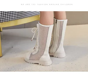 Detailansicht weißer Mesh-Stiefeletten für Mädchen mit Schnürung