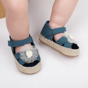 Zapatos de princesa para bebé niña con flor de malla blanca y tela azul marino suave