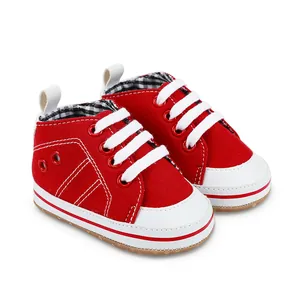 Rood-witte baby loopschoentjes met canvas bovenwerk en zachte zool voor 0-1 jaar