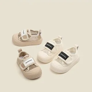 Scarpe primi passi traspiranti in rete per neonati maschi e femmine in colore beige