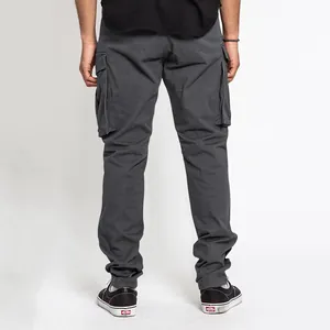 Vue arrière d'un pantalon cargo gris anthracite pour homme avec poches multiples