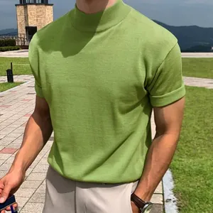 Modisches Herren-T-Shirt mit Stehkragen und kurzem Arm in einfarbigem Hellgrün
