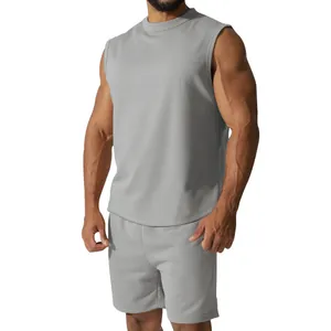 Graues ärmelloses Sportset für Herren mit lässigen Shorts für Fitness und Sommer