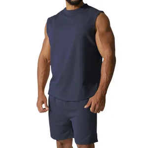 Dunkelblaues ärmelloses Sportset für Herren mit Tanktop und passenden kurzen Hosen