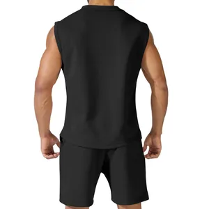 Rückansicht des schwarzen ärmellosen Sportsets für Herren, schlanke Trainingskleidung.