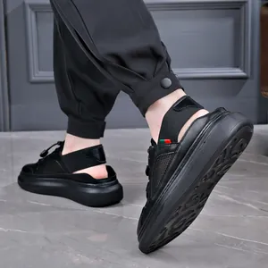 Sandales d'été pour hommes en maille noire respirante avec bride élastique et semelle souple
