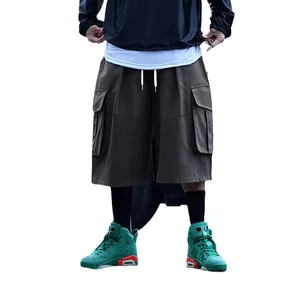 Herren Oversize Retro Cargo-Shorts mit mehreren Taschen und Kordelzug-Taille in Anthrazit.