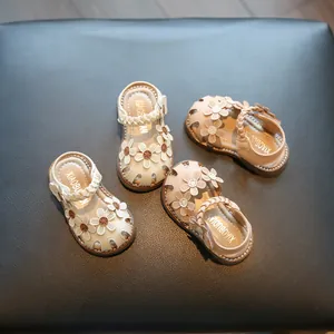 Süße Babysandalen für Mädchen mit 3D-Blumendekor und weichen Sohlen für den Sommer