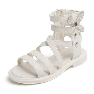 Elegantes sandalias romanas altas blancas para niñas con nudo de mariposa de diamantes