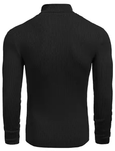 Vue arrière d'un pull en maille côtelée noire montrant la coupe ajustée et la texture