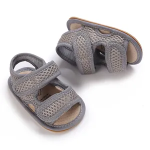 Scarpe da neonato in rete grigia traspirante con suole morbide antiscivolo per 0-1 anno