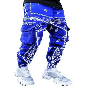 Trendy blauwe herencargobroek met paisleyprint en een modern harem-stijl ontwerp