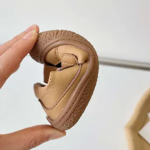 Sandales souples en cuir véritable pour bébés et nourrissons chaussures de marche légères