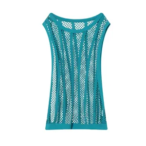 Detailaufnahme des atmungsaktiven türkisfarbenen Mesh-Gewebes dieses Herren-Sport-Tanktops.