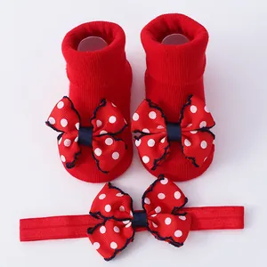 Conjunto de calcetines y diadema rojos para recién nacidos con lazos de lunares