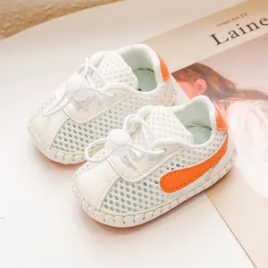 Atmungsaktive Baby-Sommersandalen in Weiß und Orange mit weicher Sohle für Kleinkinder