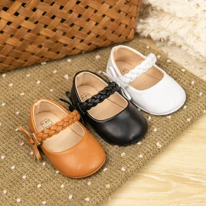 Klassische Baby-Mary-Janes aus PU-Leder mit geflochtenen Riemen und süßen Schleifen