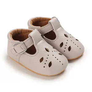 Weiche beige atmungsaktive hohle Lauflernschuhe für Babys mit bequemer Sohle zum Gehen