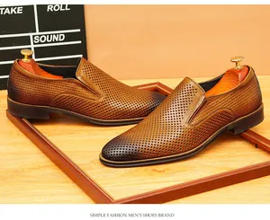 Mocassins en cuir perforé dégradé marron avec design respirant évidé pour hommes