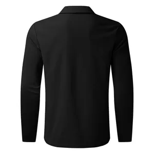 Vue arrière d'une veste noire en maille gaufrée à manches longues pour hommes