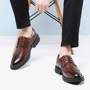 Atmungsaktive braune Herren-Brogue-Lederschuhe für formelle Anlässe