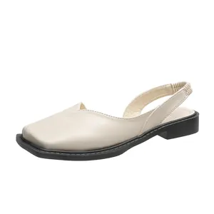 Sandale slingback beige pour femme à bout carré avec talon plat confortable et élégant