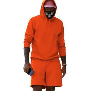 Conjunto de dos piezas para hombre en naranja con sudadera y pantalones cortos sport
