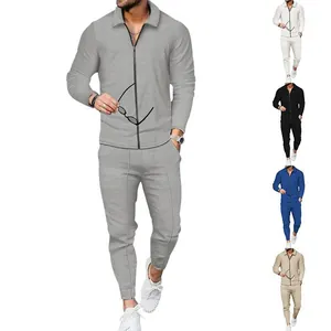 Conjunto de dos piezas de punto gofrado para hombre con manga larga y pantalones ajustados.