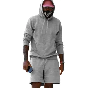 Vista de cuerpo completo de conjunto deportivo casual de sudadera con capucha y bermuda