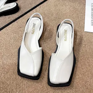 Élégantes sandales blanches pour femmes à bout carré avec une bride arrière élastique confortable