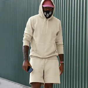 Conjunto de streetwear beige para hombre con sudadera con capucha de felpa y pantalones