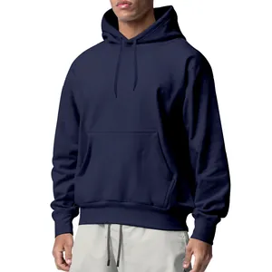 Klassieke marineblauwe heren sport hoodie met warme fleecevoering en kangoeroezak