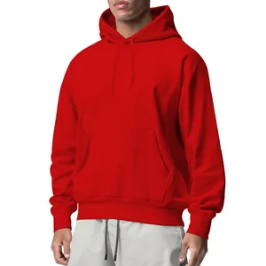 Klassieke rode fleece hoodie voor heren met kangoeroezak en verstelbare capuchon