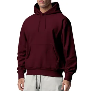 Stijlvolle bordeauxrode heren hoodie met capuchon, trekkoord en een kangoeroezak