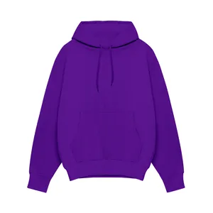 Detail van een effen paarse hoodie met kangoeroezak en trekkoord voor heren en dames.