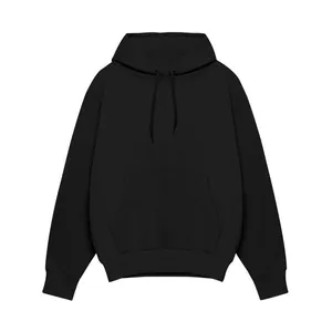 Vue détaillée d'un sweat à capuche sport en polaire noir pour homme avec poche kangourou.