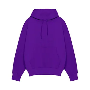 Vue détaillée d'un sweat à capuche en polaire violet uni avec une poche kangourou