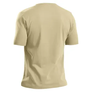 Detaillierte Rückansicht eines schmal geschnittenen beigen Herren T-Shirts in Uni