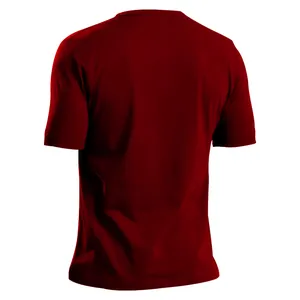 Detaillierte Rückansicht eines schmal geschnittenen kastanienbraunen Herren-T-Shirts