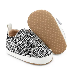 Baby-Lernlaufschuhe mit weicher Anti-Rutsch-Sohle und stilvollem schwarz-weißem Tweed-Stoff