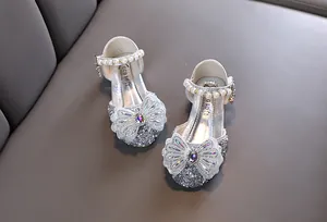 Sandales de princesse argentées pour filles avec nœud en strass et bride en perles