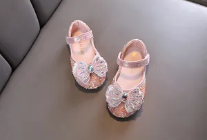 Zapatos de princesa rosa con lazo de brillantes para actuaciones de niñas pequeñas